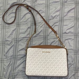 Micheal Kors Crossbody